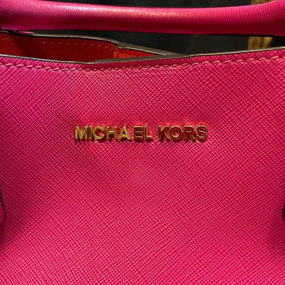 EUC Michael Kors medium saffiano leather tote bag deep fuschia - Picture 13 of 16
